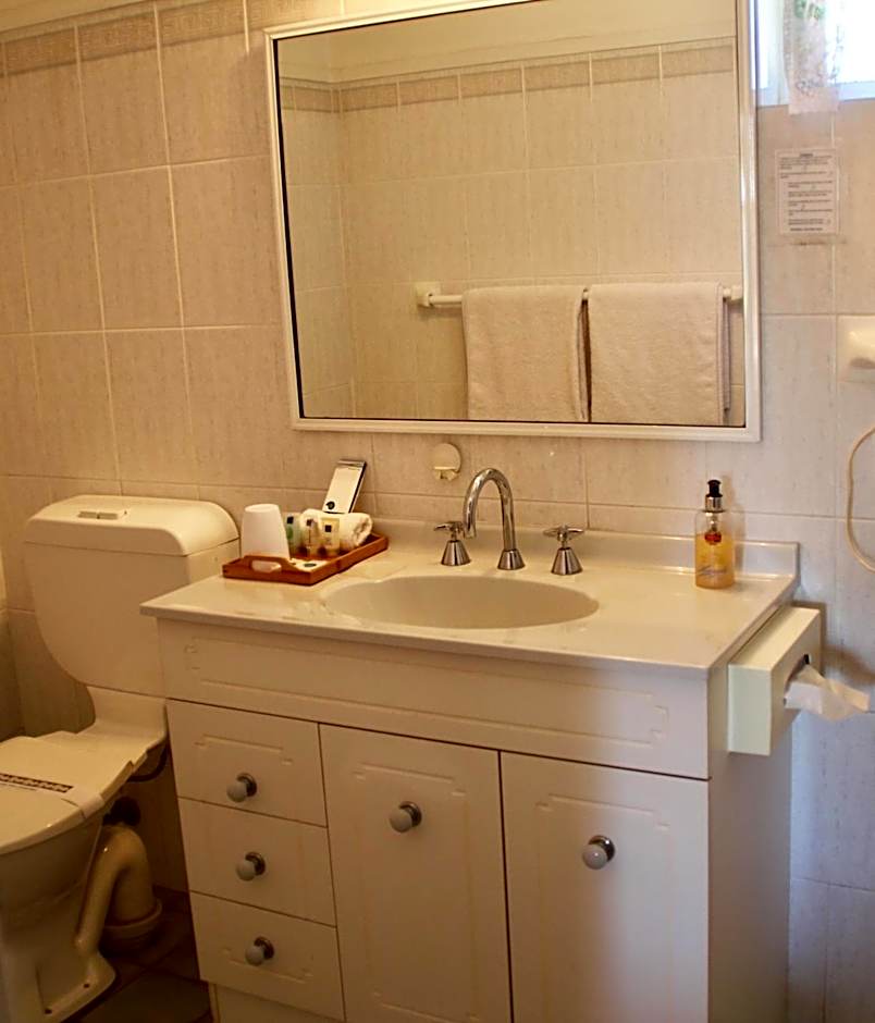 Town and Country Motor Inn