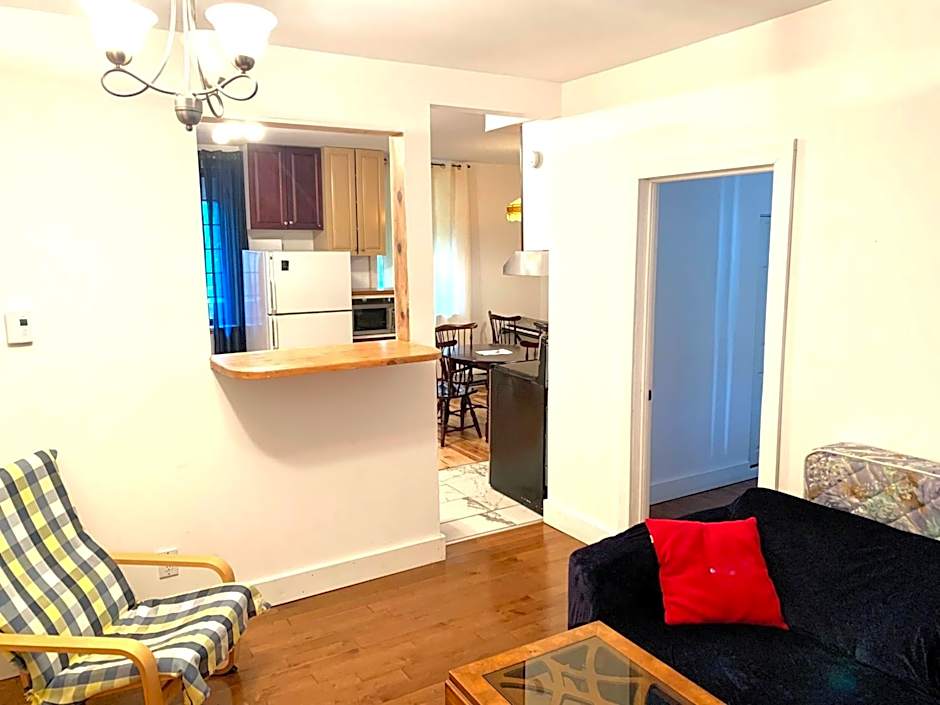 6 people, free parking, 1 minute river, Quebec city centre