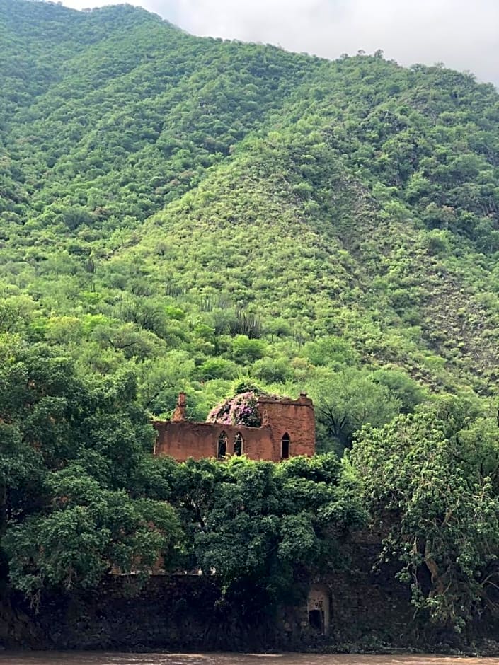 Copper Canyon Riverside Lodge