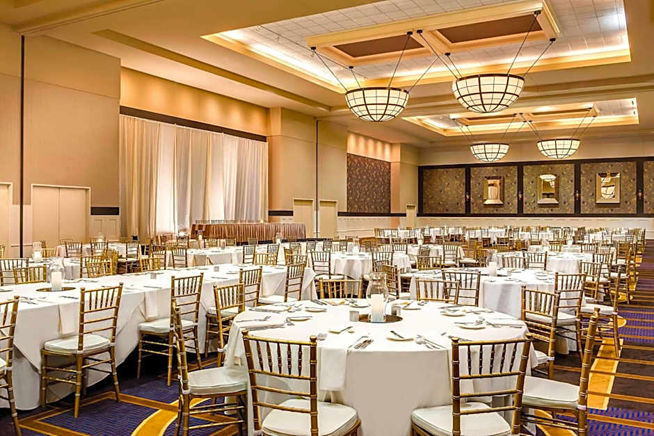 Sheraton Overland Park Hotel At The Convention Center