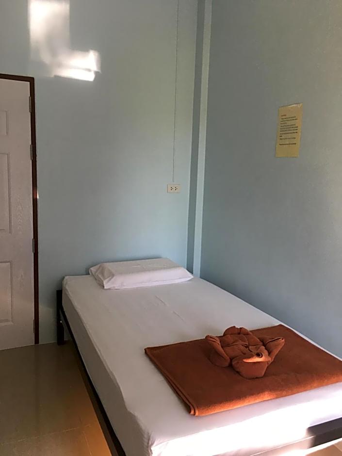 Khaosok Secret Hostel