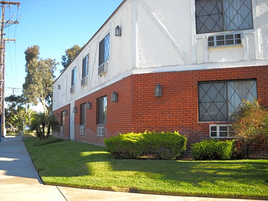 Palms Courtyard Inn