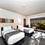 Belconnen Way Hotel & Serviced Apartments