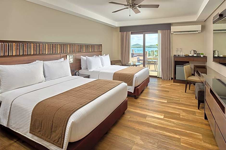 Photo 1 of 6 of 1 Queen Bed, Bay View