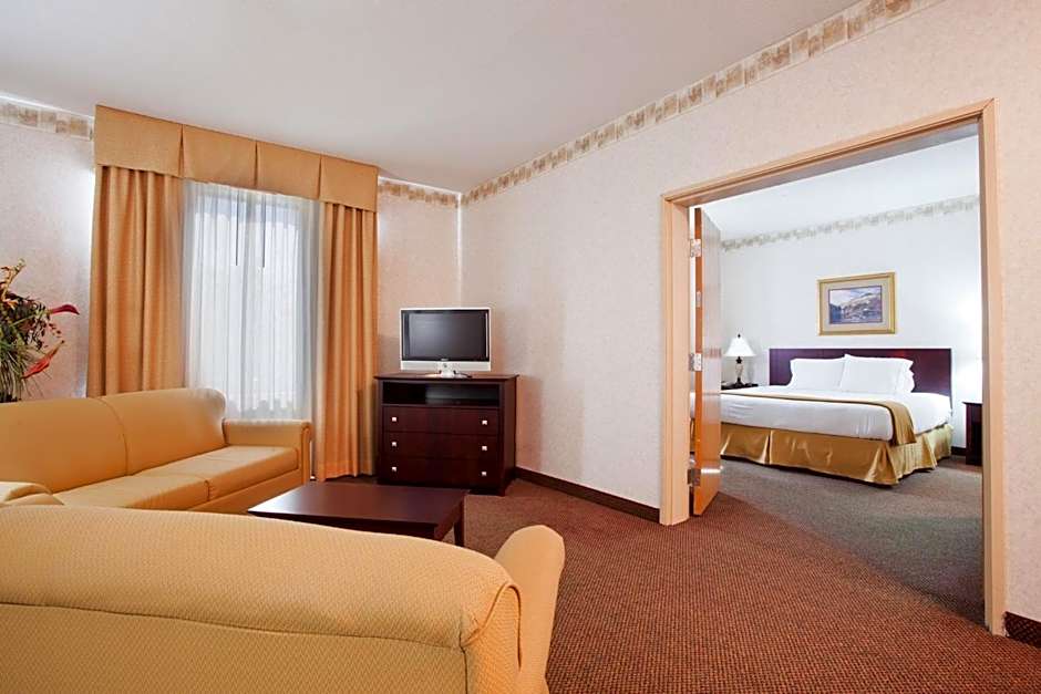 Holiday Inn Express Hotel & Suites Hiawassee By IHG