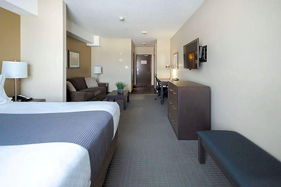 Best Western Plus Lacombe Inn & Suites