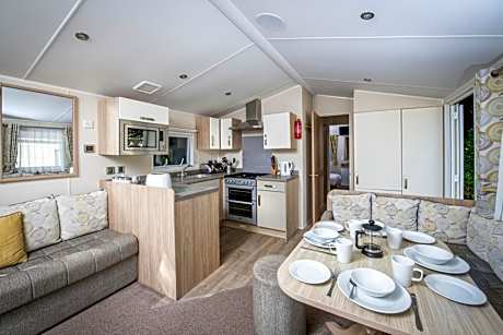 3 Bedroom Silver Caravan
