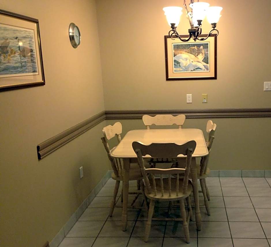 Petawawa River Inn & Suites