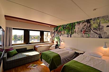 Standard Family Room