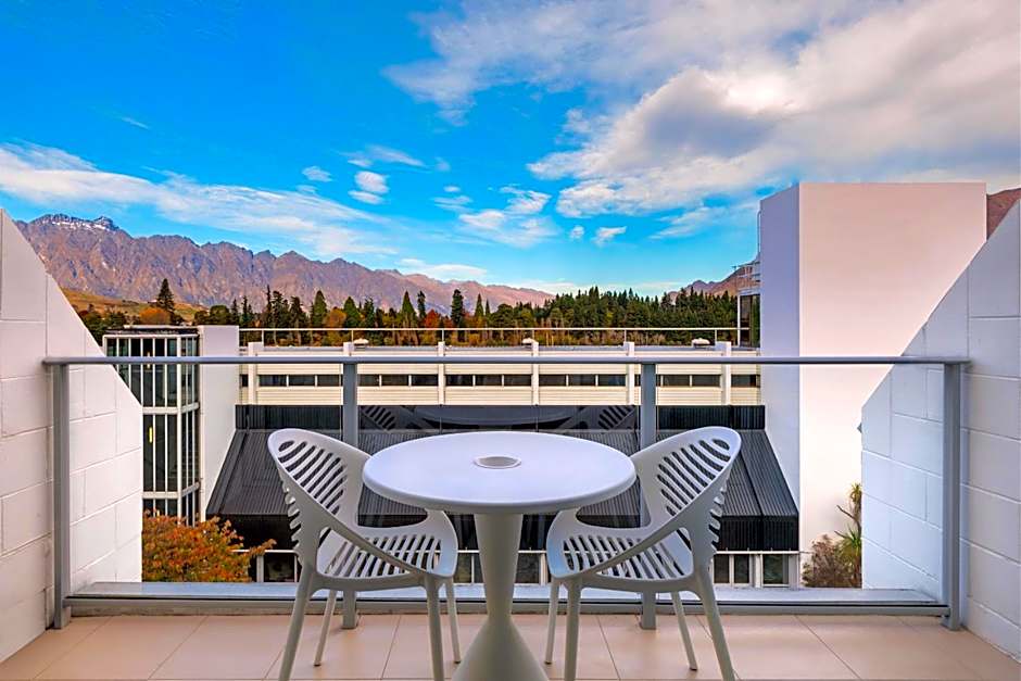 Crowne Plaza Queenstown By IHG