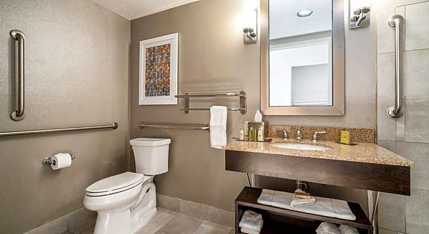 DoubleTree By Hilton Hotel Denver North