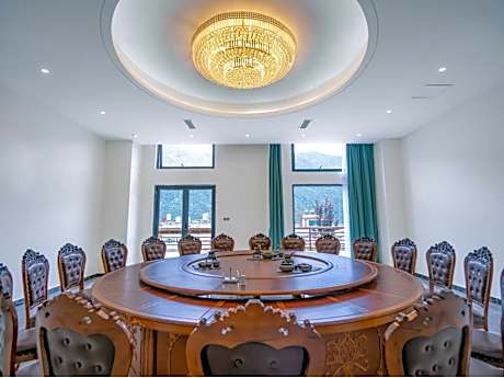 Renjoy Hotel Nujiang Zhongjiao Yilamila