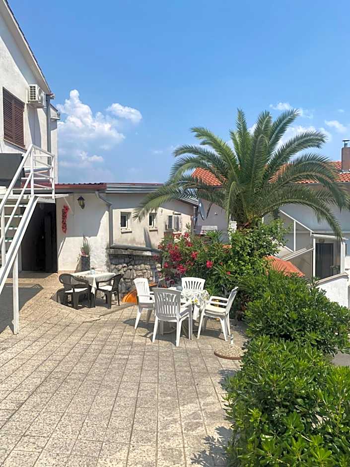 Villa Salyna