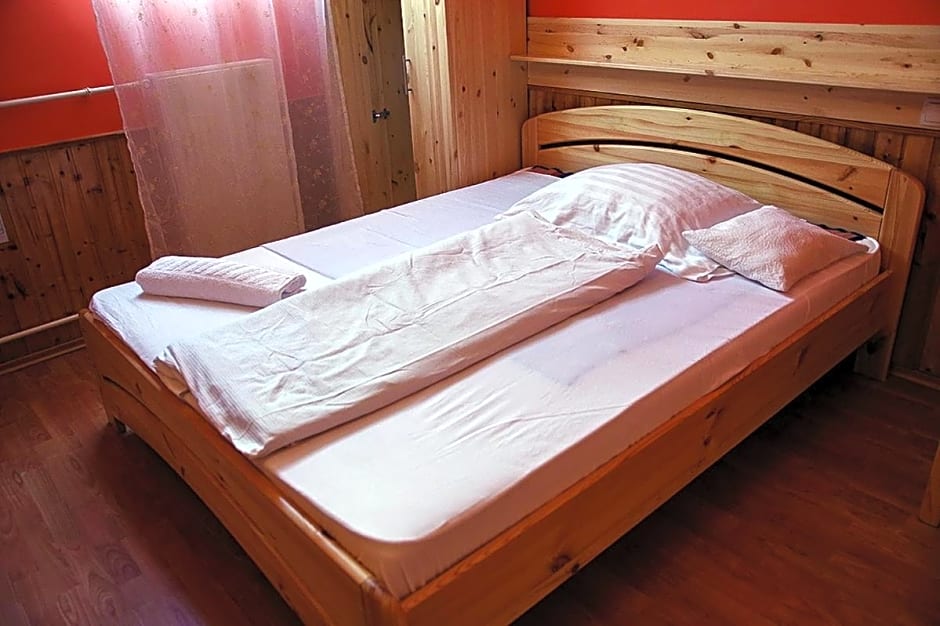 Kispipa Panzió – Szombathely, OR