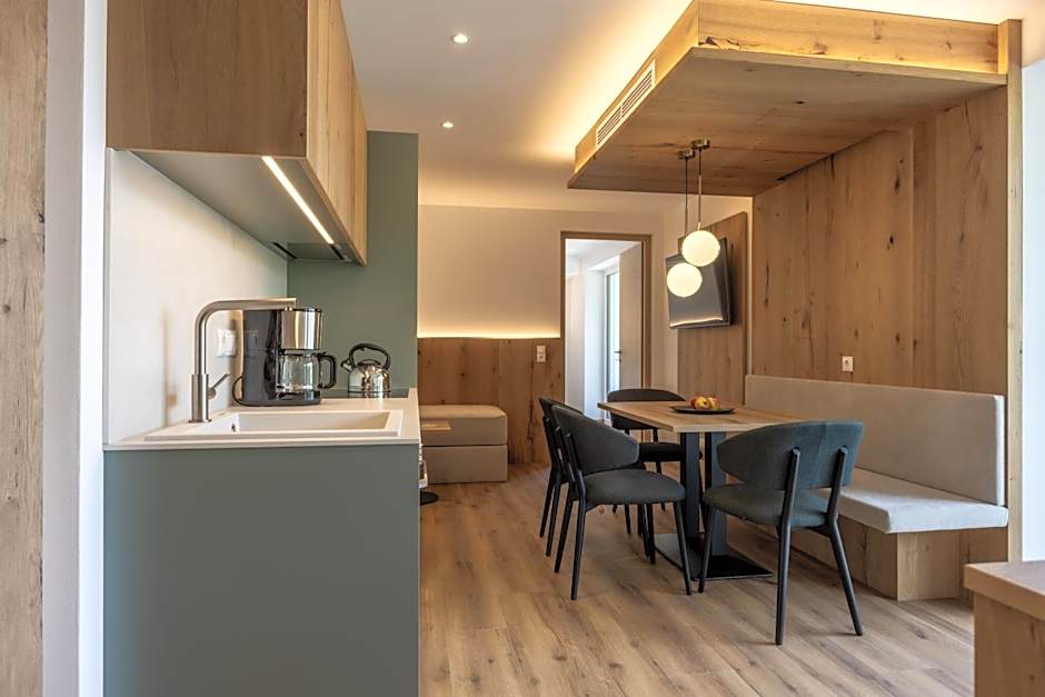 Laurena Aparthotel near Brixen
