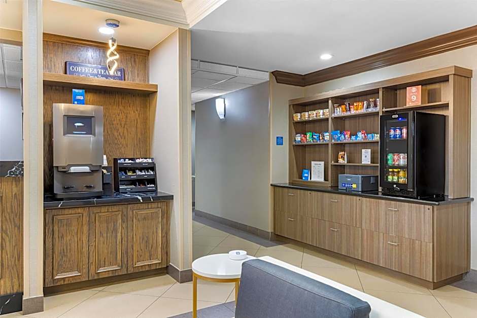 Best Western Plus Wasco Inn & Suites