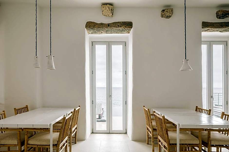 White Exclusive Suites & Villas