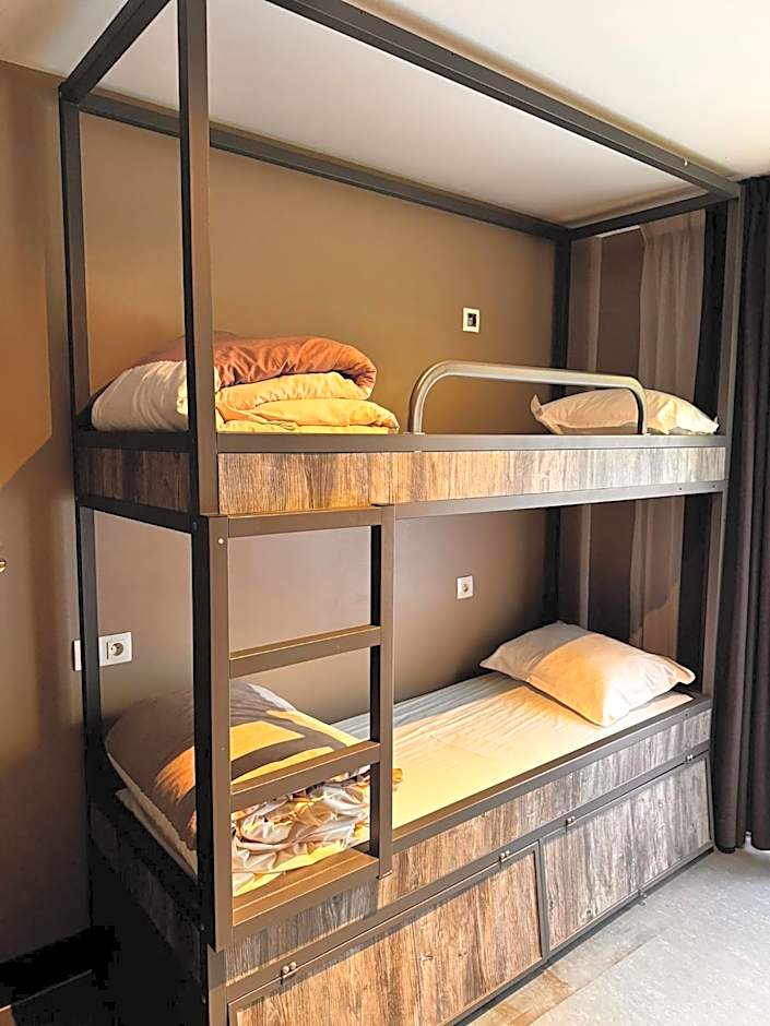Brxxl 5 City Centre Hostel