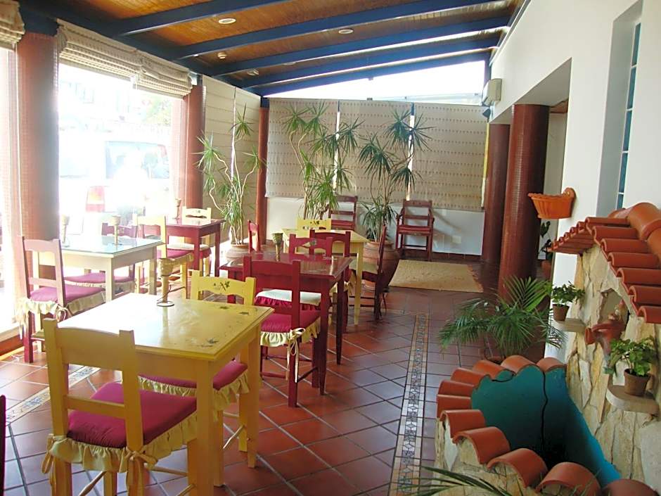 Hotel Mar e Sol VNMF by Umbral