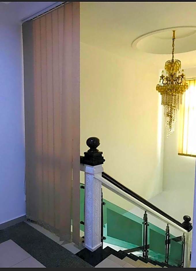 MAXWELL INN LUXURY HOTEL