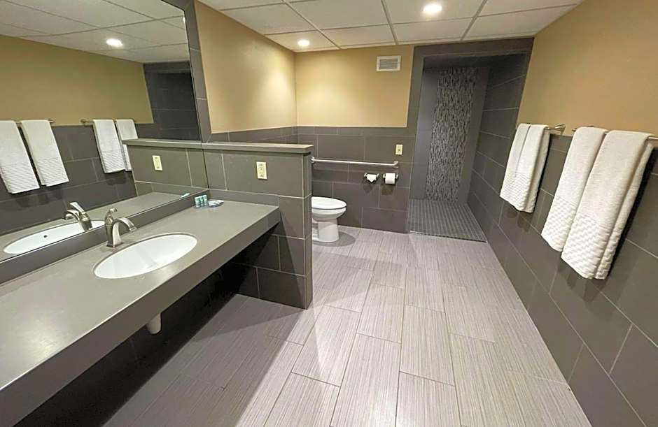 Crossroads Hotel & Event Center