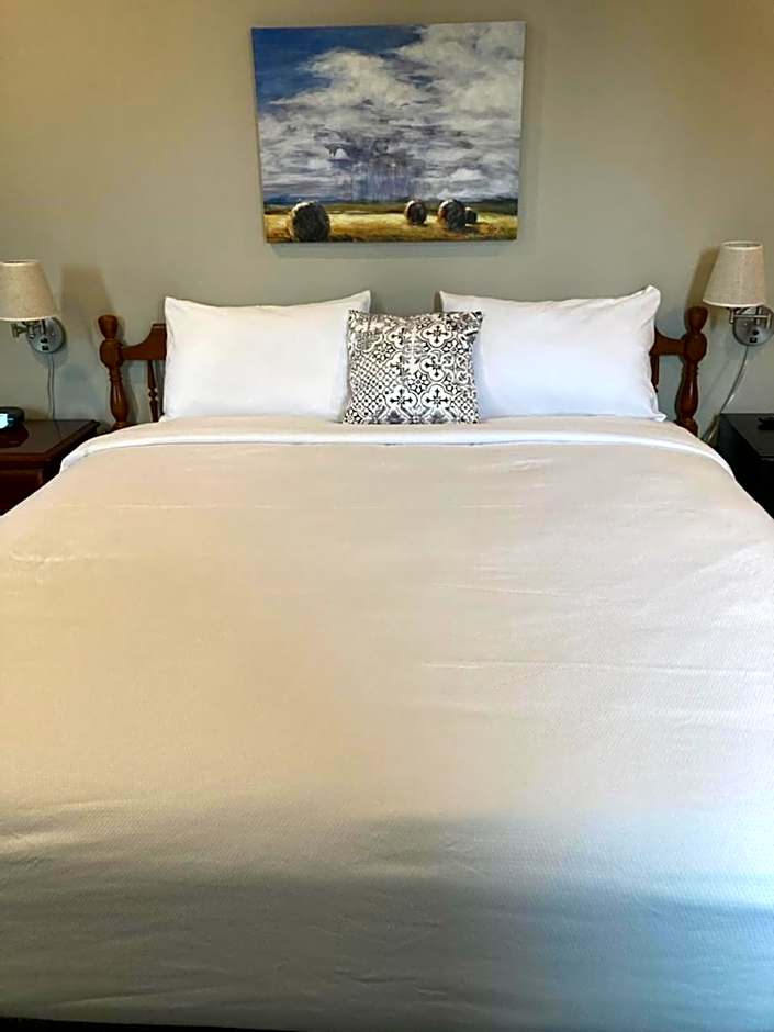 Country Squire Inn and Suites