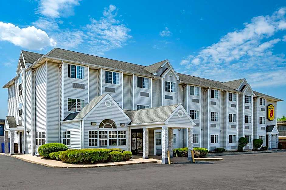 Super 8 by Wyndham Joliet