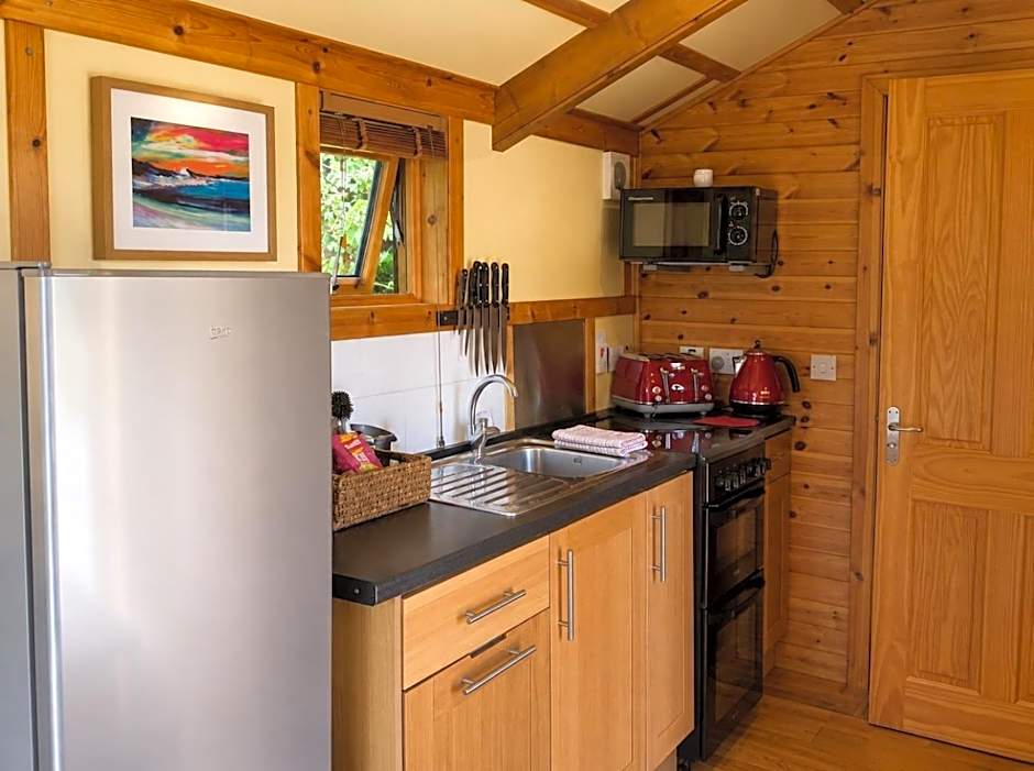 Rashfield Sheilings - Unique Riverside Lodges
