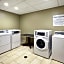 Holiday Inn Express & Suites Parkersburg East By IHG