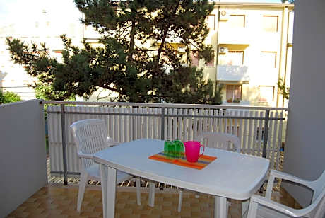Welcoming flat for 6 guests next to the beach