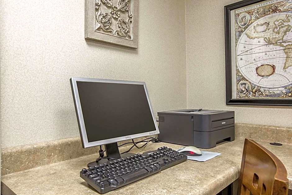 Quality Inn & Suites Hanes Mall