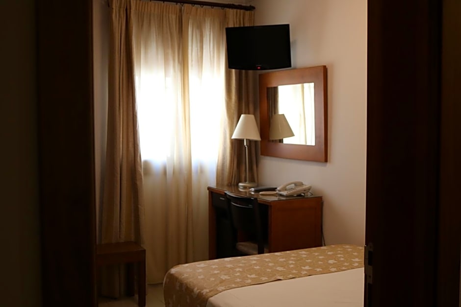 Hotel Restaurante Blanco y Verde