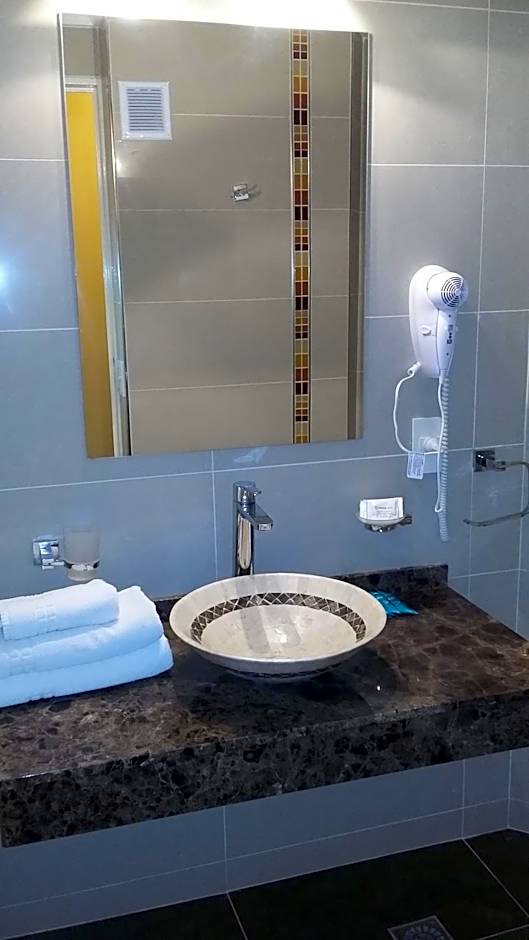 Tritone Hotel