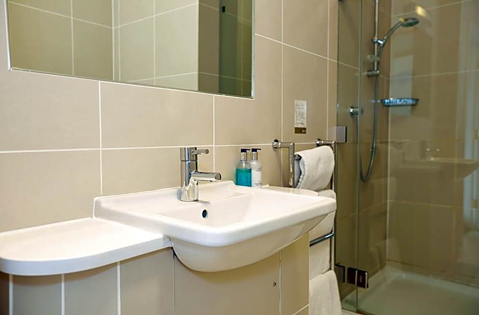 Ryde Castle by Greene King Inns