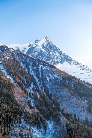 Suite with separated lounge balcony Mont-Blanc vue