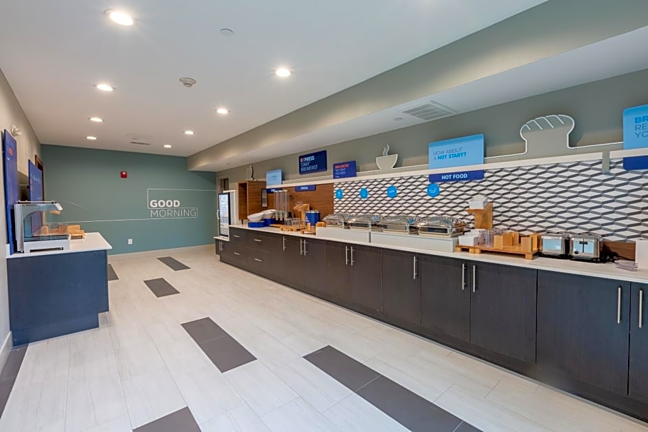 Holiday Inn Express & Suites Arlington North – Stadium Area by IHG