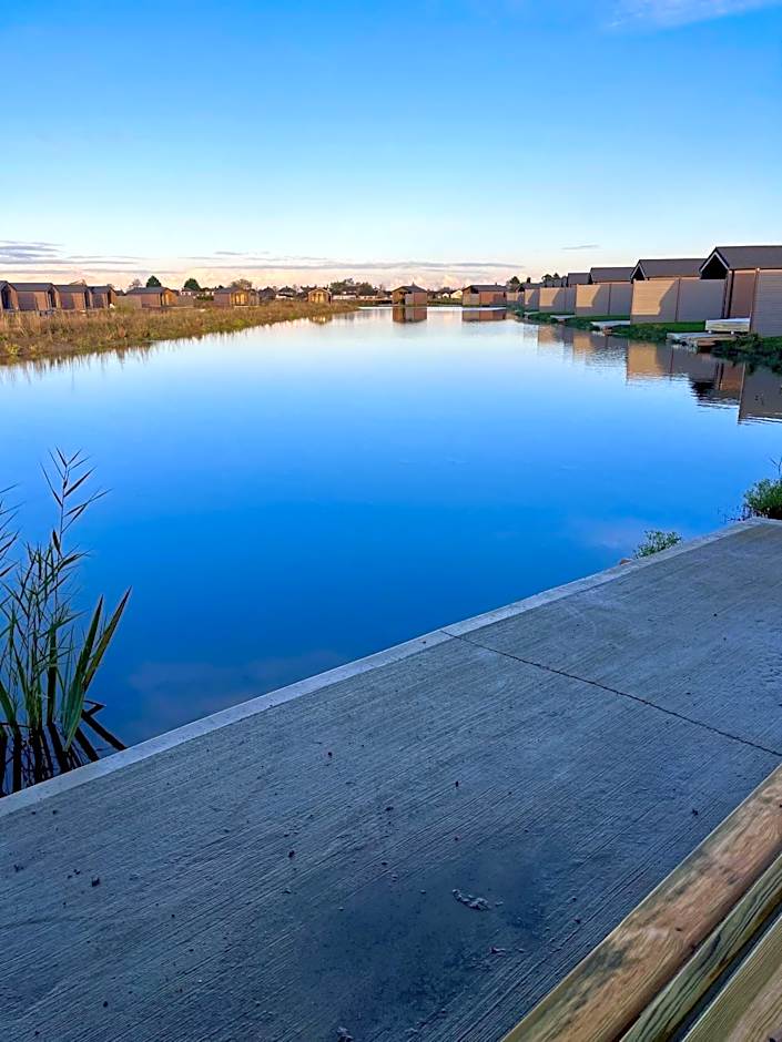 Lakeside Fishing Retreats