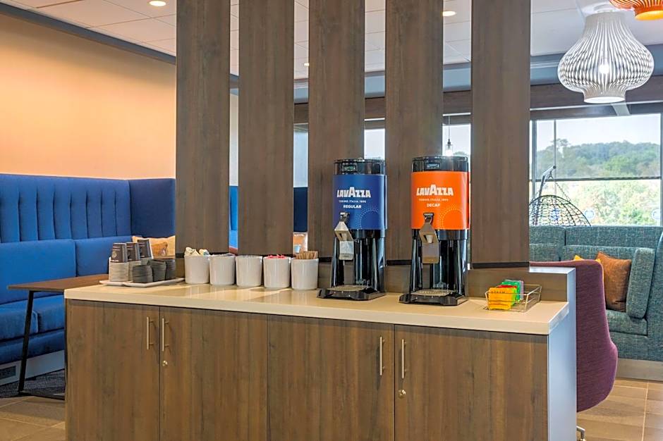 Tru by Hilton Radford, VA