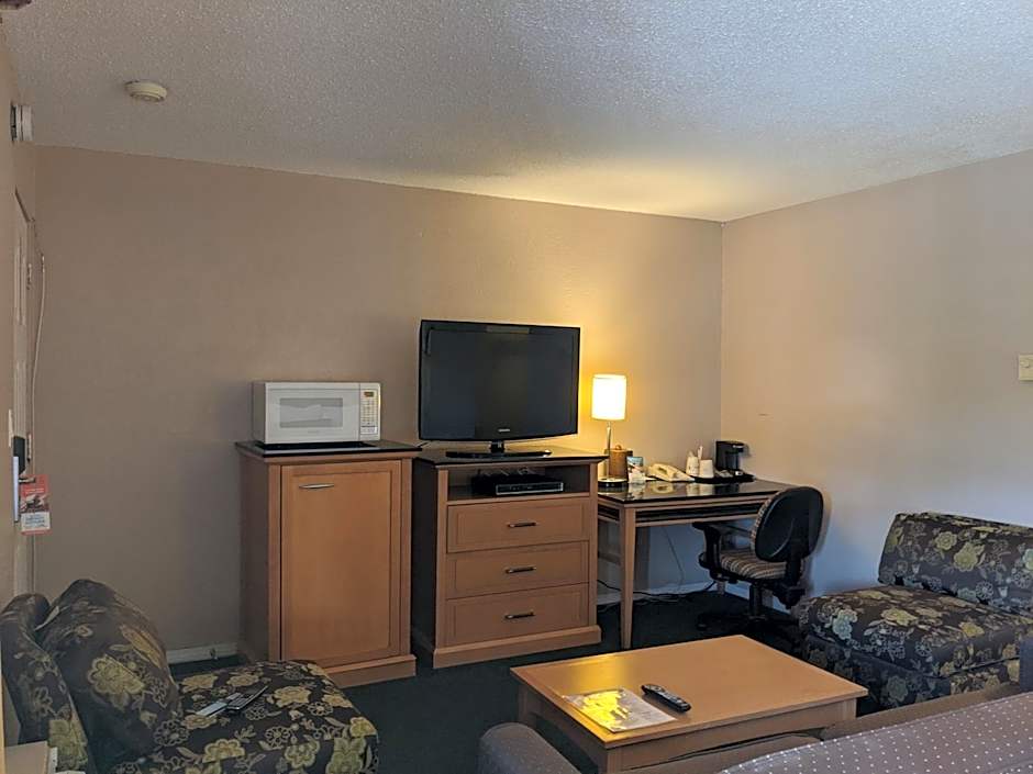 Howard Johnson by Wyndham Downtown Kamloops