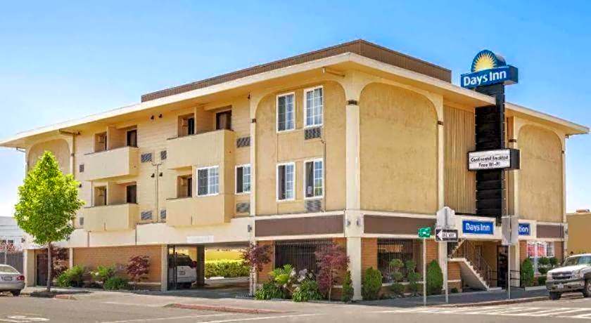 Days Inn by Wyndham Eureka CA