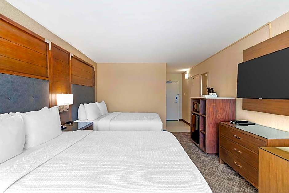 Best Western Plus Kansas City Sports Complex Hotel