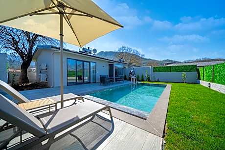 Entire house - 1 Bedroom Private Honeymoon Villa