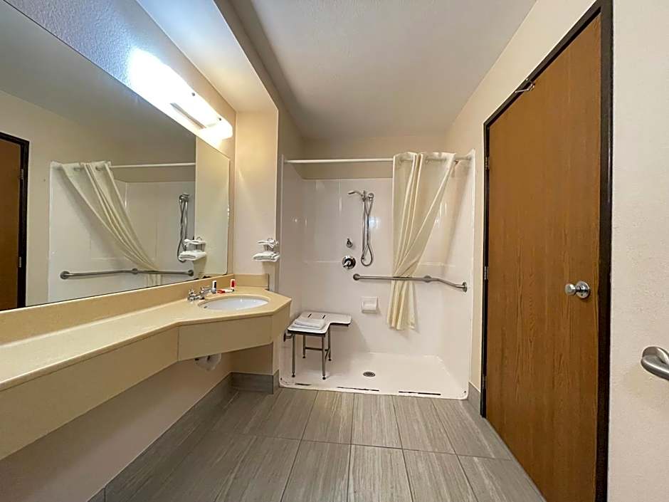 Super 8 by Wyndham Columbia Clark Lane