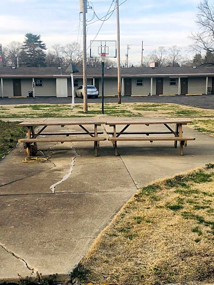 Woodridge Motel
