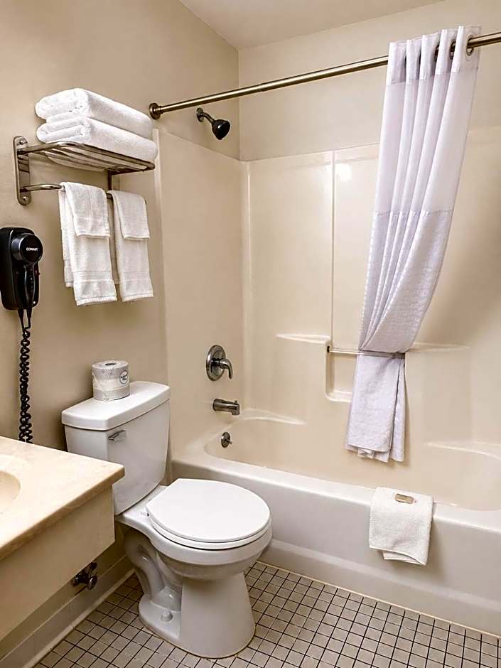 Super 8 by Wyndham Canandaigua