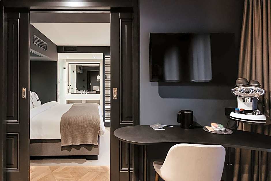 The Nox Hotel