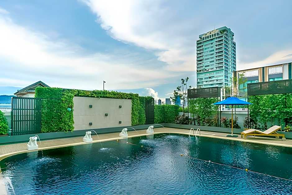 Centre Point Sukhumvit Soi 10
