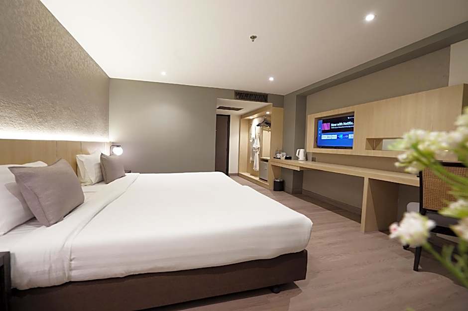 Cross Vibe Bangkok Srinakarin