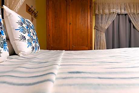 Superior Double or Twin Room with Partial Sea View