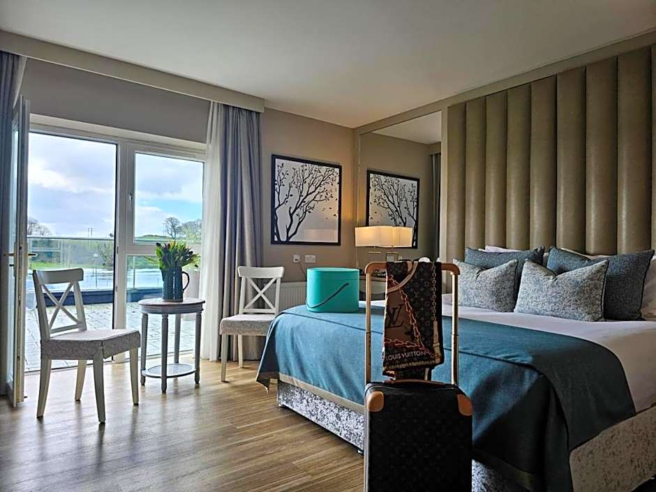 Moycarn Lodge & Marina